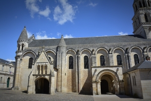 11-norte-dame-la-grande_poitiers.jpg
