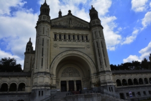 Nazwa pliku=35_basilique_sainte-therese_lisieux.jpg
Wielkość pliku=234KiB
Rozmiar=780x520
Data dodania= 25, Kwiecień 2017 35_basilique_sainte-therese_lisieux.jpg