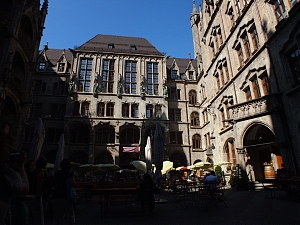 308_Munich_ratusz.jpg