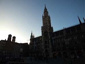 318_Munich_ratusz.jpg